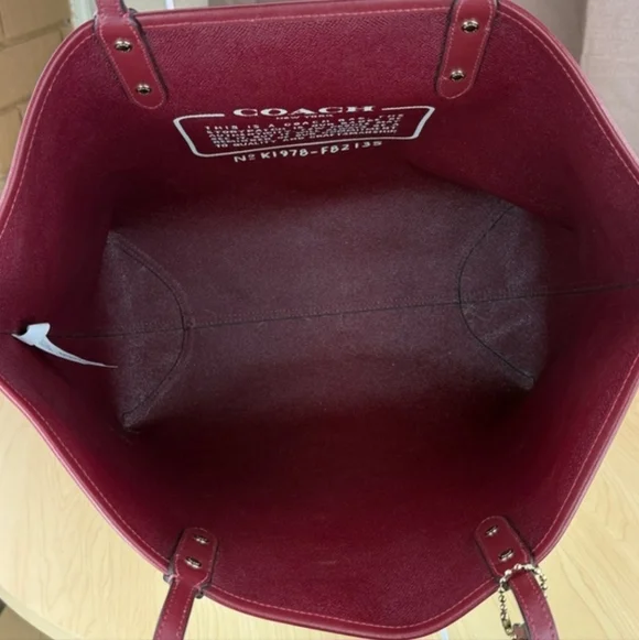 COACH- Reversible City ToteWith Horse and Carriage Print - Picture 3 of 11